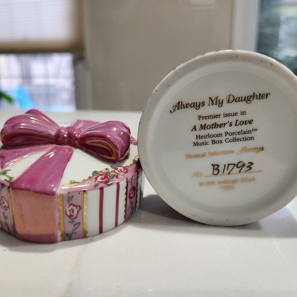 Musical Trinket Box from A Mother's Love Heirloom Porcelain Collection - Picture 5 of 6